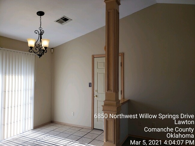 Building Photo - 6840 NW Willow Springs Dr