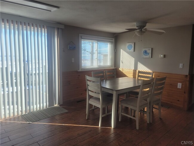 Building Photo - 2 S Rainbow Shores Rd