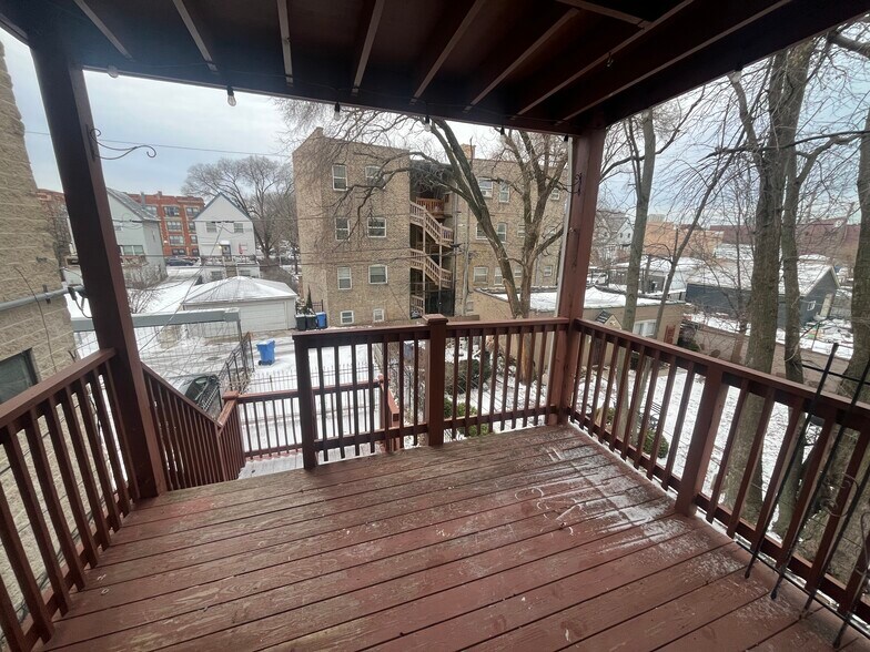 Deck - 6444 S Dorchester Ave