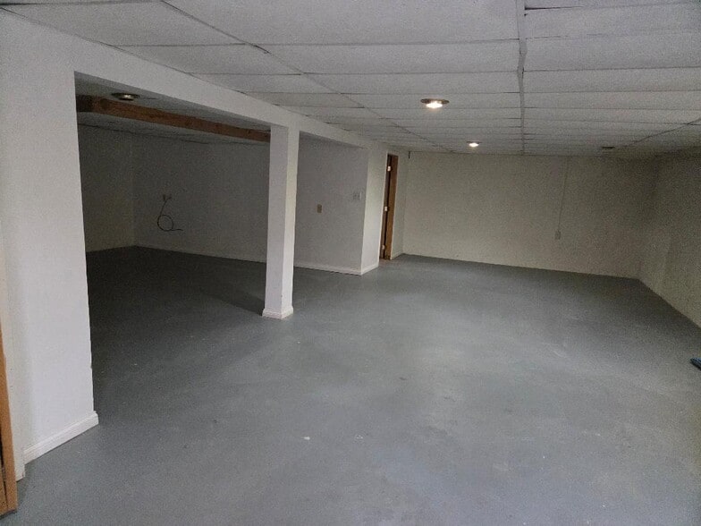 Building Photo - 720 Fraser St