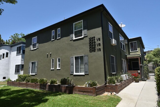 Primary Photo - 10919 Camarillo St