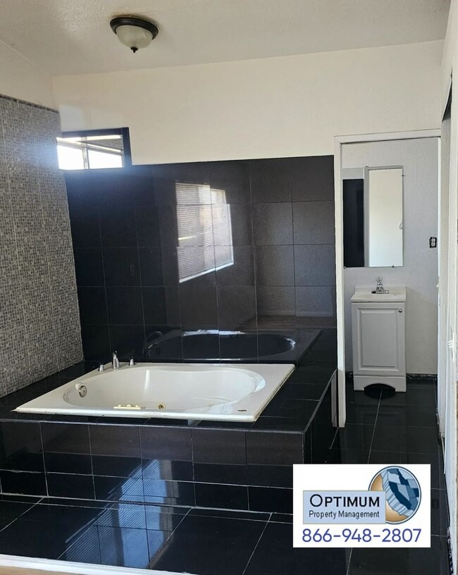 Building Photo - Charming Two-Story Home with 3 Bedrooms, 3...
