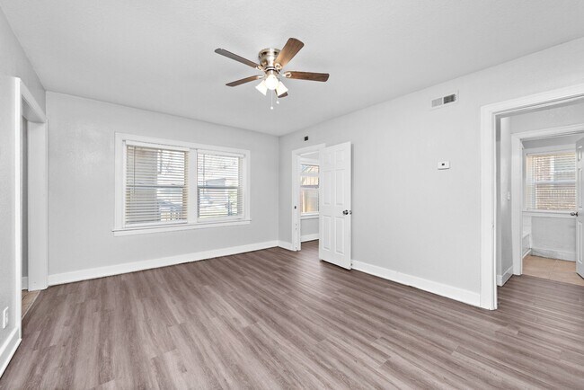 Floorplan - 902 E 39th ST