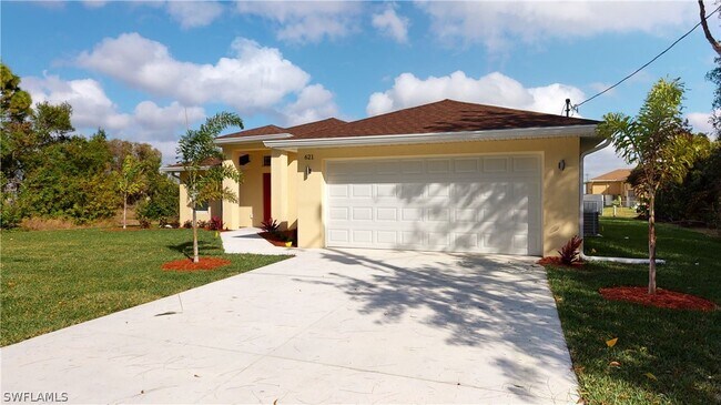 Building Photo - 621 NW 7th Pl