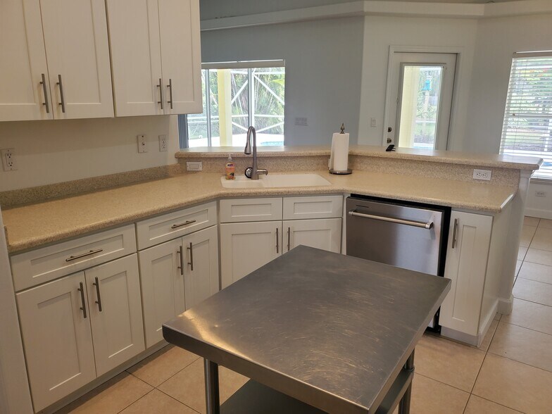 Building Photo - 2509 SE Lyman Cir