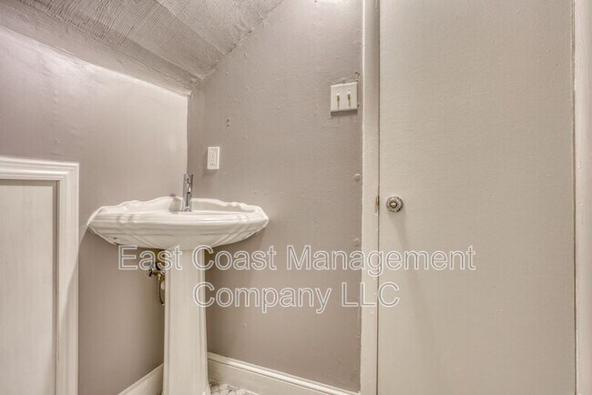 Building Photo - 6 Cromarty Rd