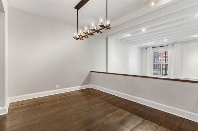 Building Photo - 48 Beacon St