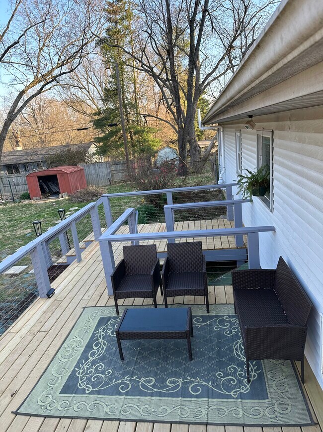 Building Photo - 2425 N Headley Rd