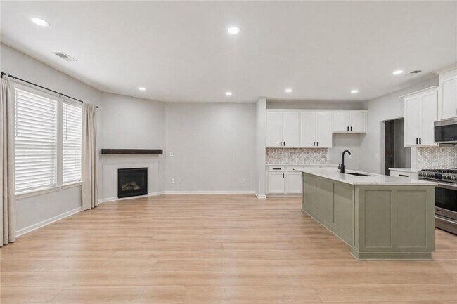 Building Photo - 1339 Endicott Ct
