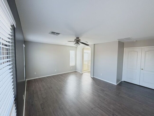 Building Photo - 4BR / 2.5BA Home with Expansive Lot – 2-Car Garage, Community Pools & Golf