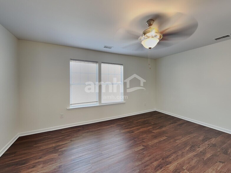 Building Photo - 10233 Broken Stone Ct