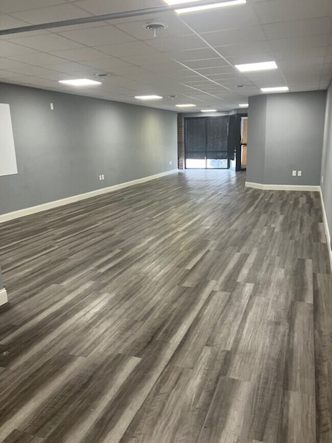 Building Photo - Store Front Available in Downtown Miamisburg