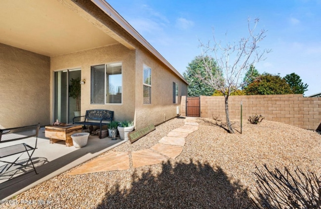 Building Photo - 6971 E Yellowglen Dr