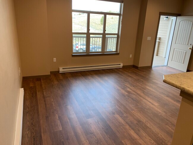 Building Photo - 2910 Overlook Blvd