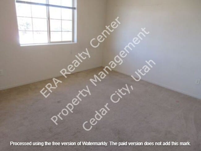 Building Photo - 330 N 900 W