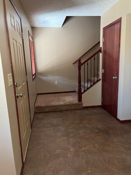 Primary Photo - 4831 10th Ave