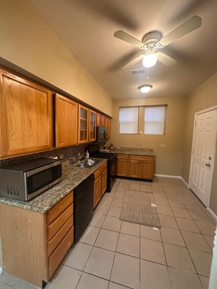 Building Photo - 7223 S Euclid Ave