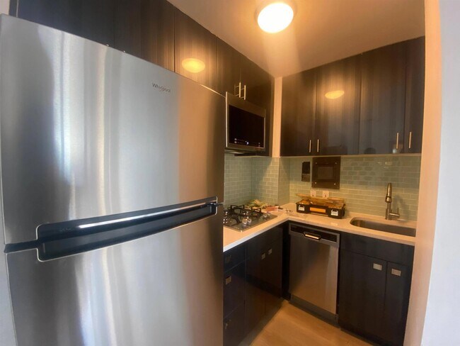 Building Photo - 10 Huron Ave