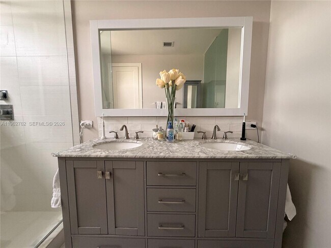 Building Photo - 10416 NW 66th St