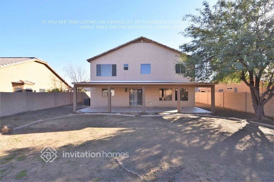 Building Photo - 8134 W Hilton Ave