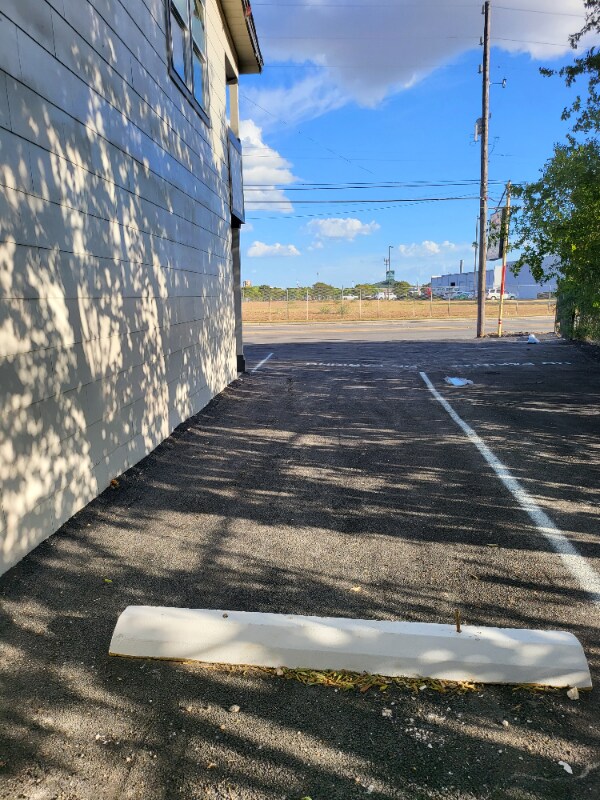 Building Photo - 2417 Castroville Rd