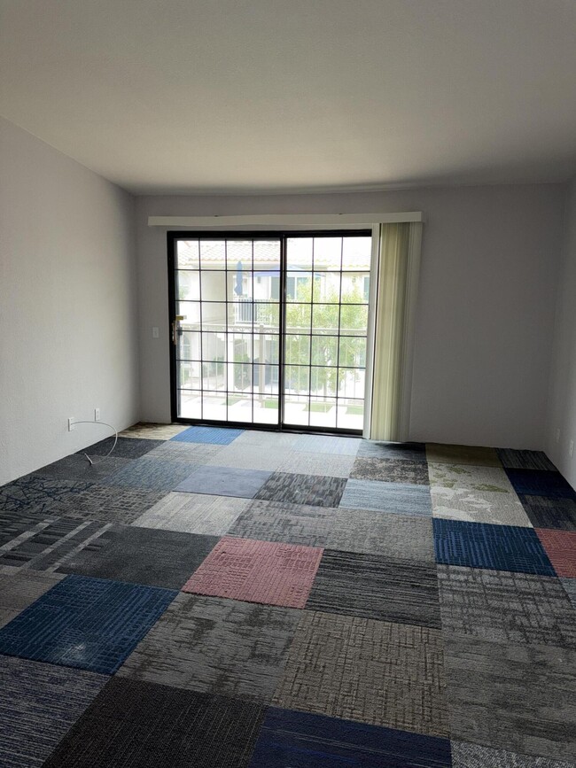 Building Photo - 2701 E Mesquite Ave