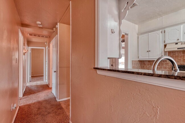 Building Photo - 204 Vickie Dr