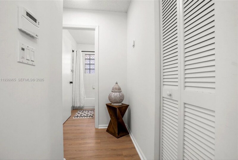 Building Photo - 8165 Pelican Harbour Dr