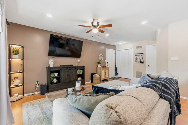 Building Photo - 93 Briarwood Ct
