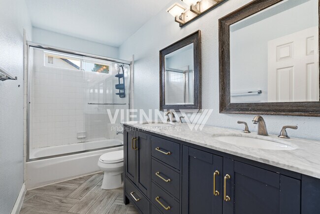 Building Photo - 2212 Thurton Dr