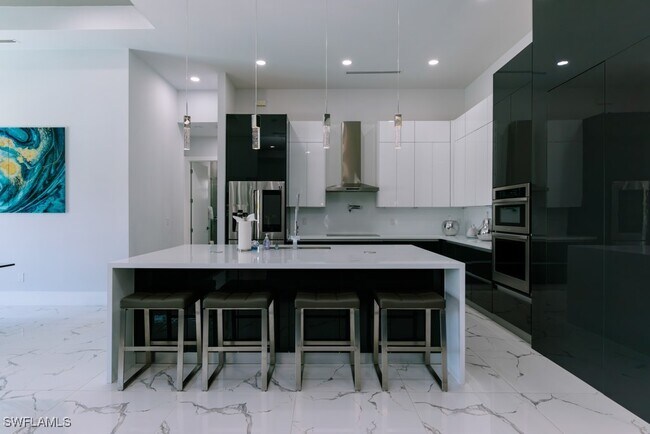 Building Photo - 4024 Chiquita Blvd S