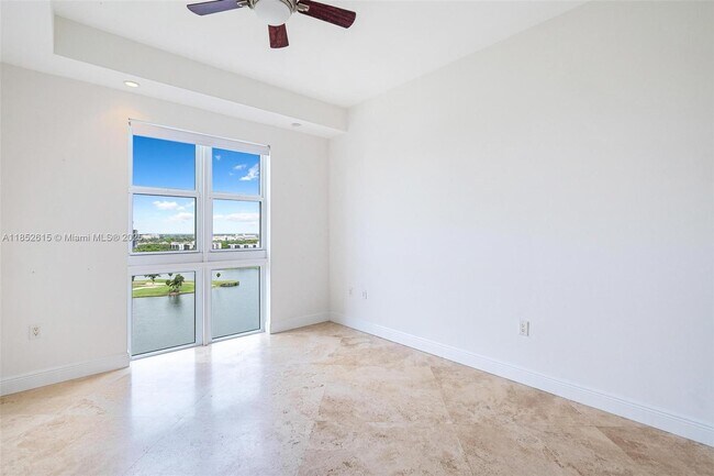 Building Photo - 20000 E Country Club Dr