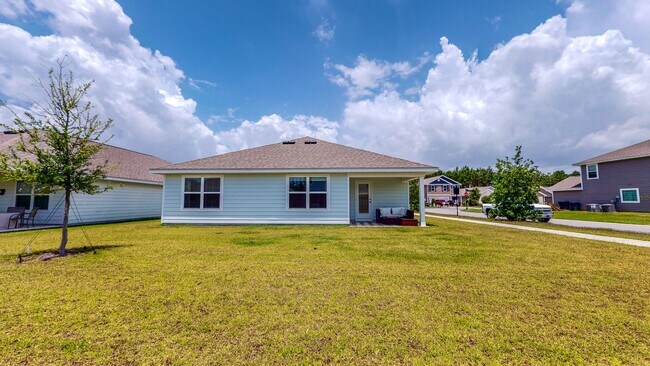 Building Photo - Coming Soon! 4 bed 2 bath home located in Hammock Bay!