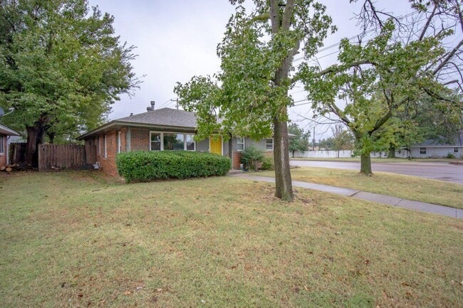 Building Photo - 3700 N Land Ave