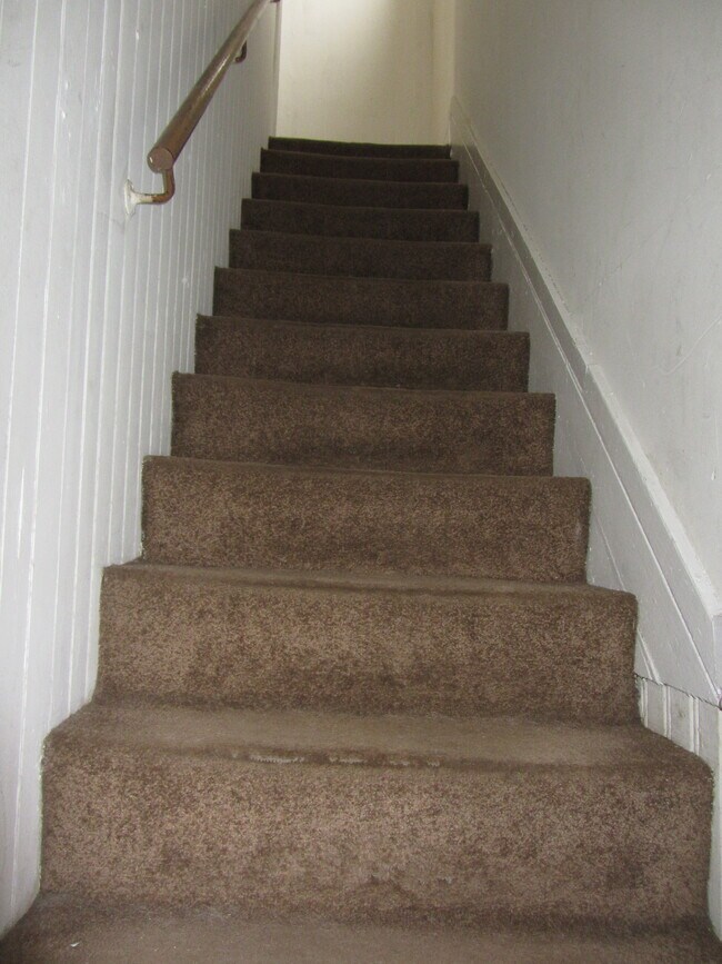 Building Photo - 606 E Kentucky St