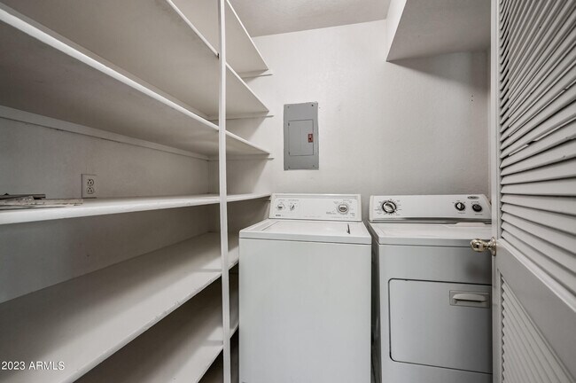 Building Photo - 520 N Stapley Dr