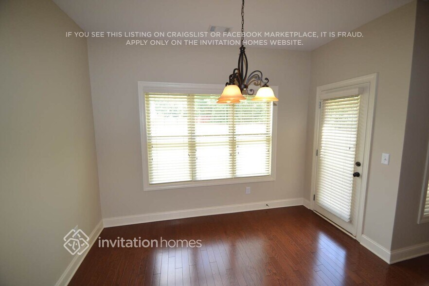 Building Photo - 427 Sweetwater Bridge Cir