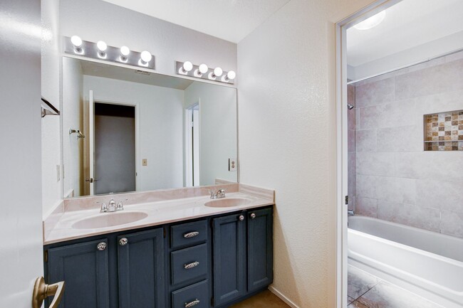 Building Photo - 4BEDROOM HOME ON THE GOLF COURSE 89130 * C...