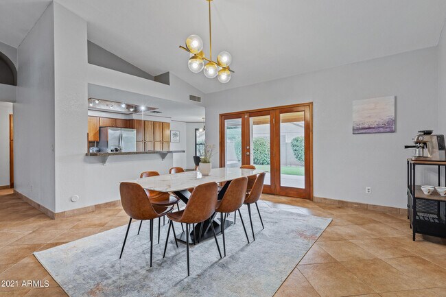 Building Photo - 5735 E Campo Bello Dr