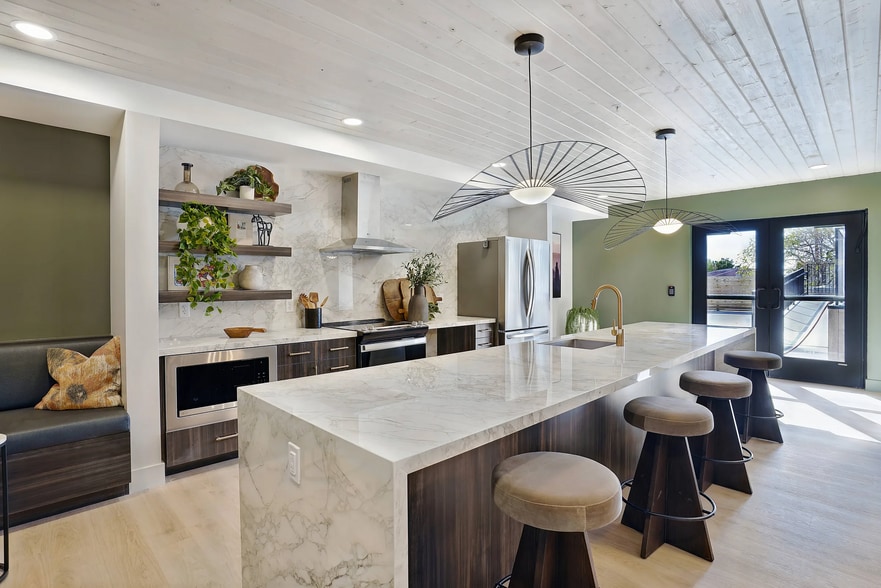 Building Photo - 340 West 700 S