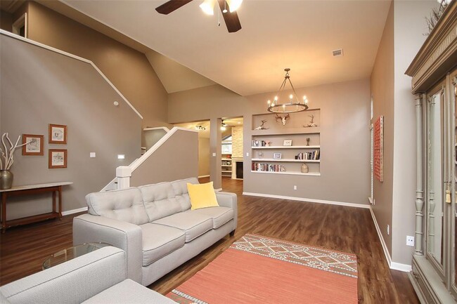 Building Photo - 6 Leaf Trace Ct