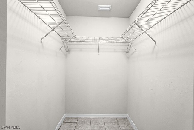 Building Photo - 3910-3912 Southwest 15th Pl-