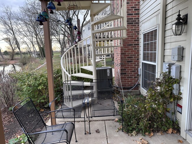 Building Photo - 2153 Seaver Ln