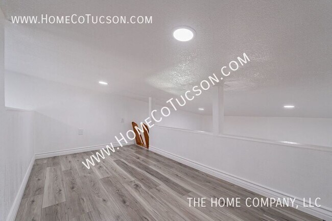 Building Photo - 2581 W Camino De La Joya