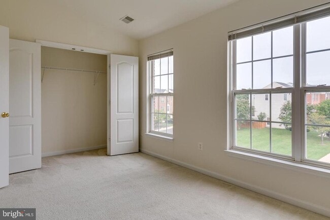 Building Photo - 13129 Park Crescent Cir