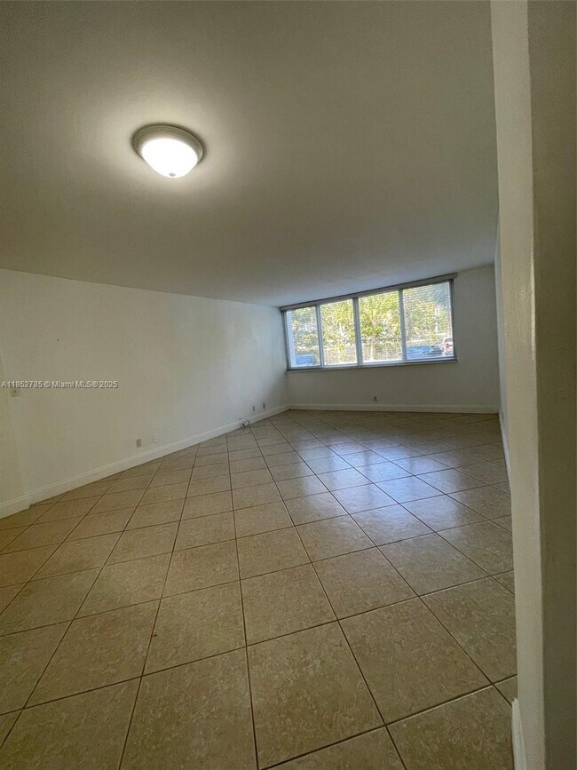 Building Photo - 9143 SW 77th Ave