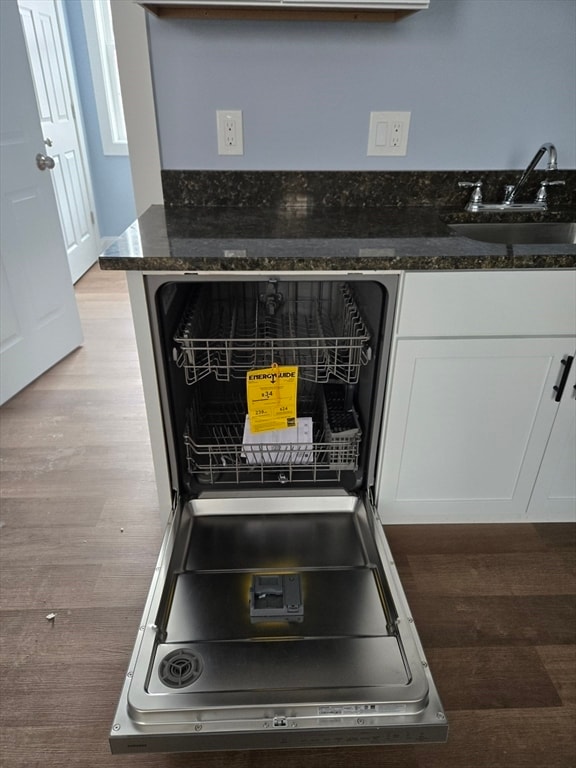 Building Photo - 715 River St