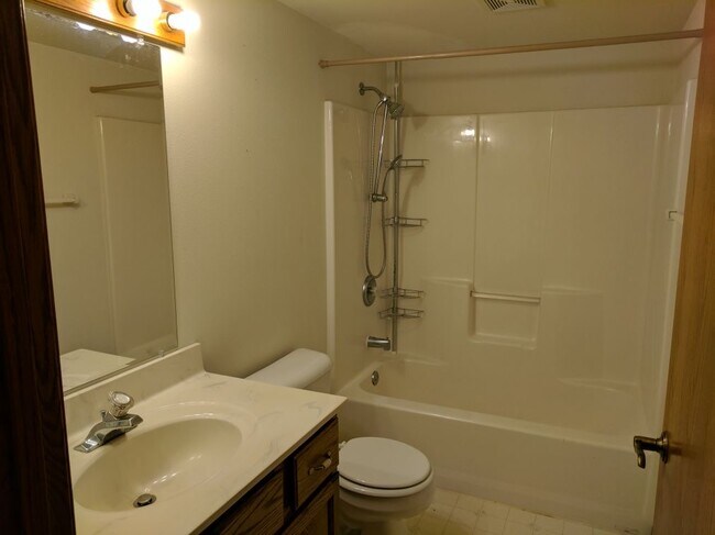 Lower Level Bathroom - 1127 Glenn Pl