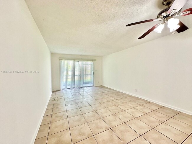 Building Photo - 7831 N Colony Cir
