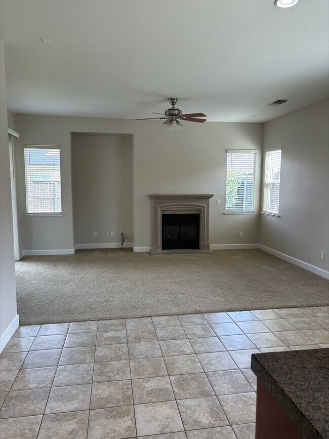 Building Photo - BEAUTIFUL 4 Bedroom Home 2.5 BA in Plumas Lake AVAILABLE NOW!